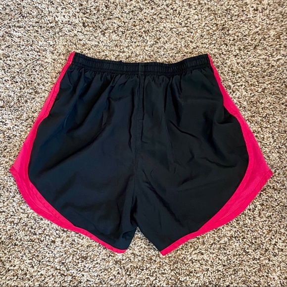 Shorts - Picture 2 of 3